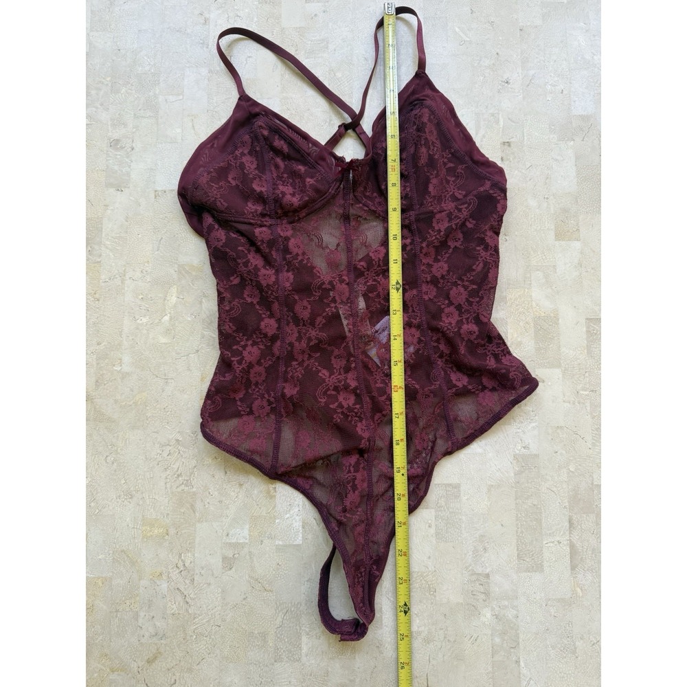 FREE PEOPLE Intimately Runaway Lace THONG BODYSUIT M Medium Raspberry Sexy NWT - Picture 5 of 7